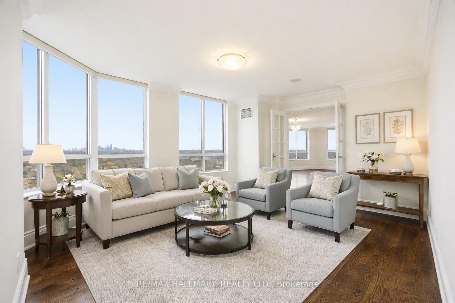 80 Harrison Garden Boulevard, Unit 1821 thumbnail 3