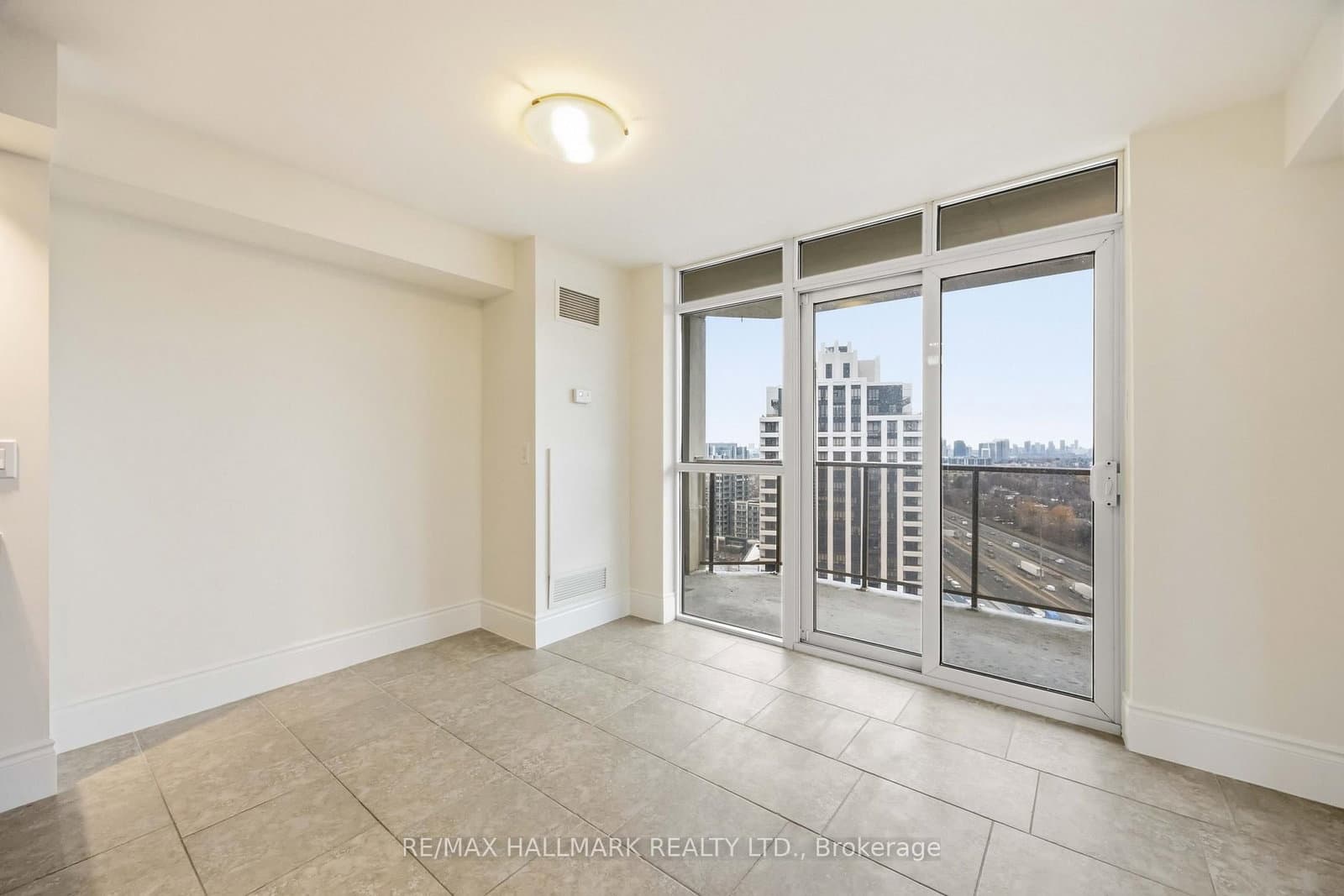 80 Harrison Garden Boulevard, Unit 1821 thumbnail 32