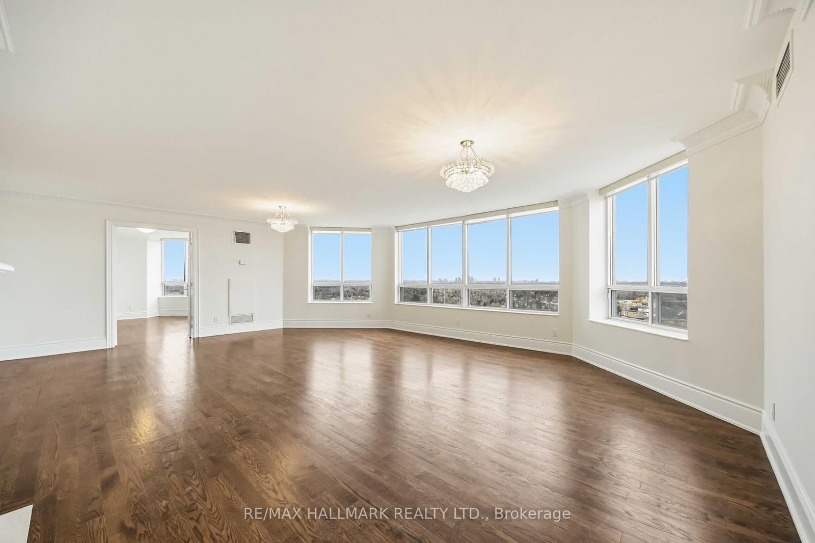 80 Harrison Garden Boulevard, Unit 1821 thumbnail 8