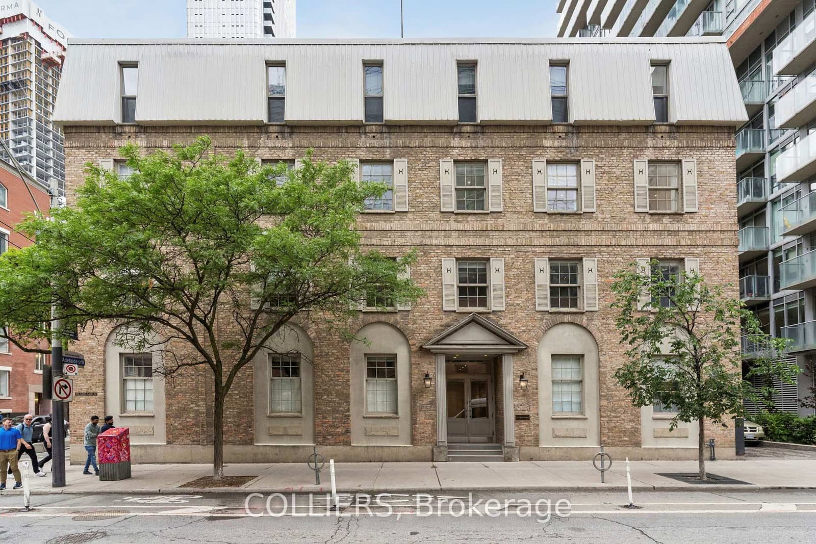 116 Simcoe Street, Unit 100 - Image 1
