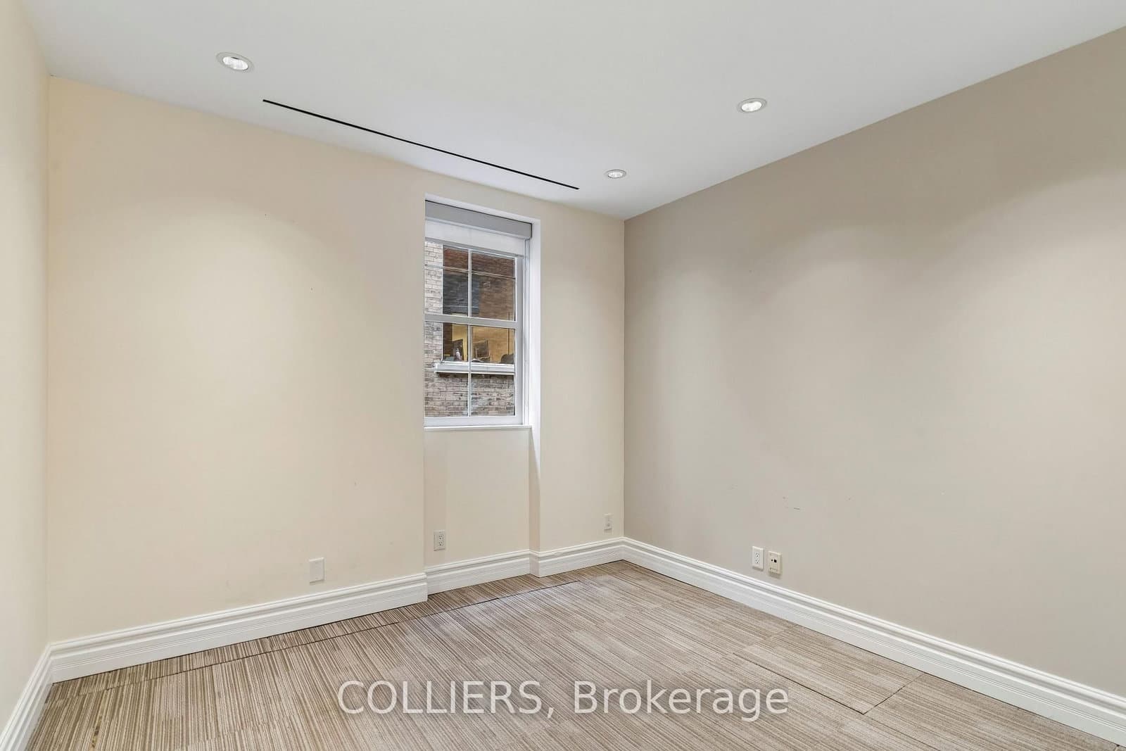 116 Simcoe Street, Unit 100 thumbnail 10