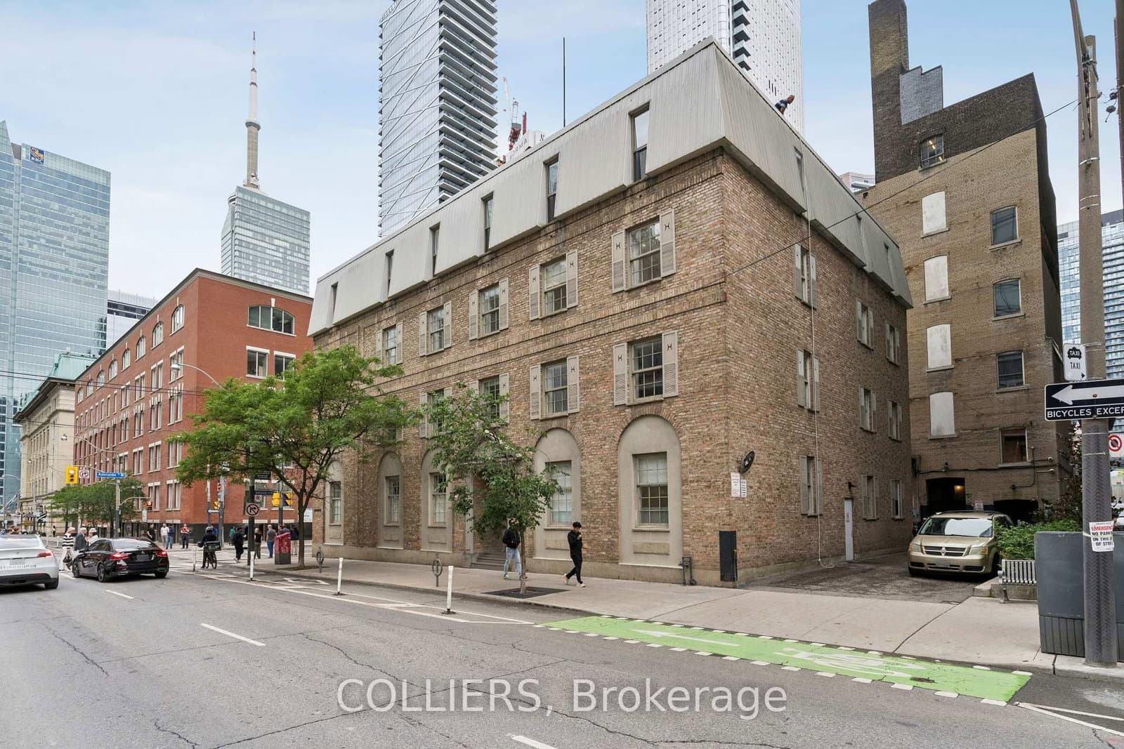 116 Simcoe Street, Unit 100 thumbnail 2