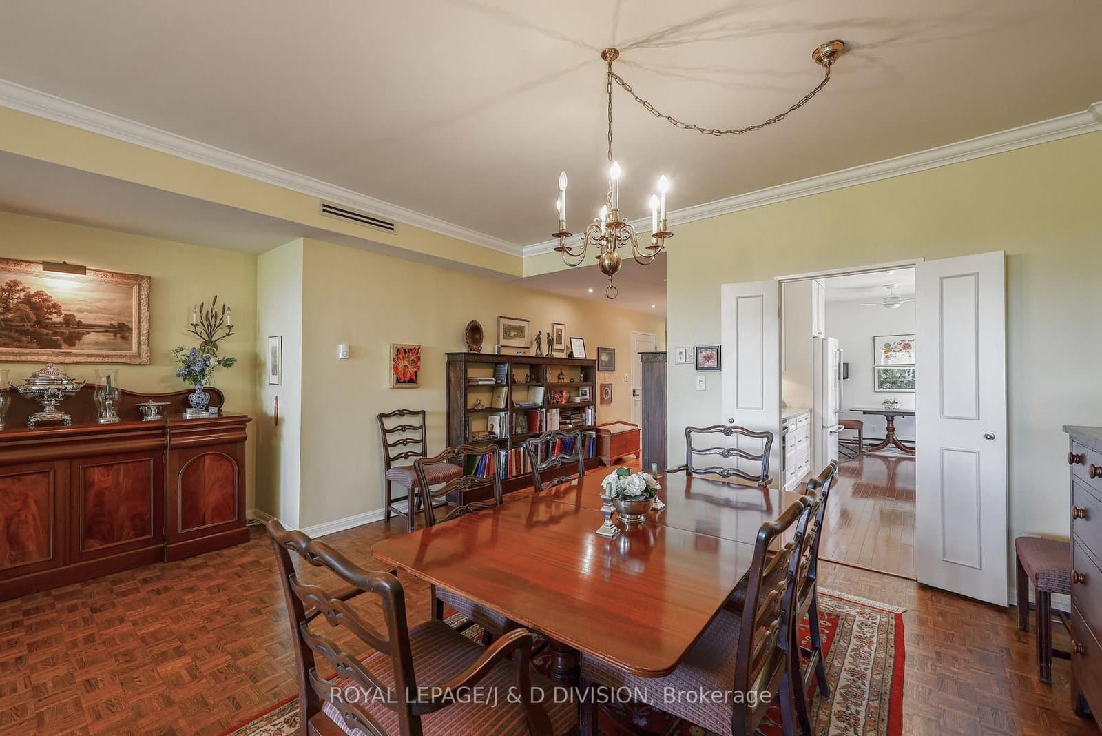 407 Walmer Road, Unit 401 thumbnail 11