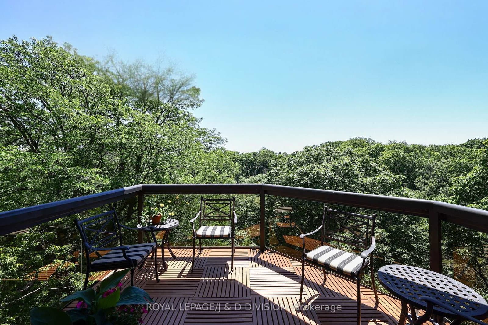 407 Walmer Road, Unit 401 thumbnail 3