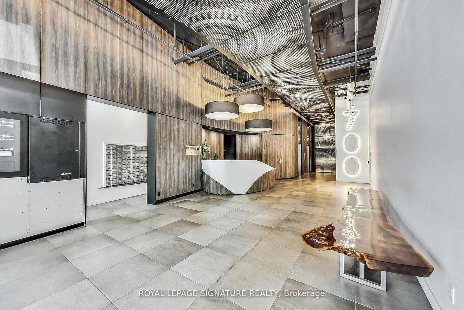700 King Street W, Unit 801 thumbnail 12