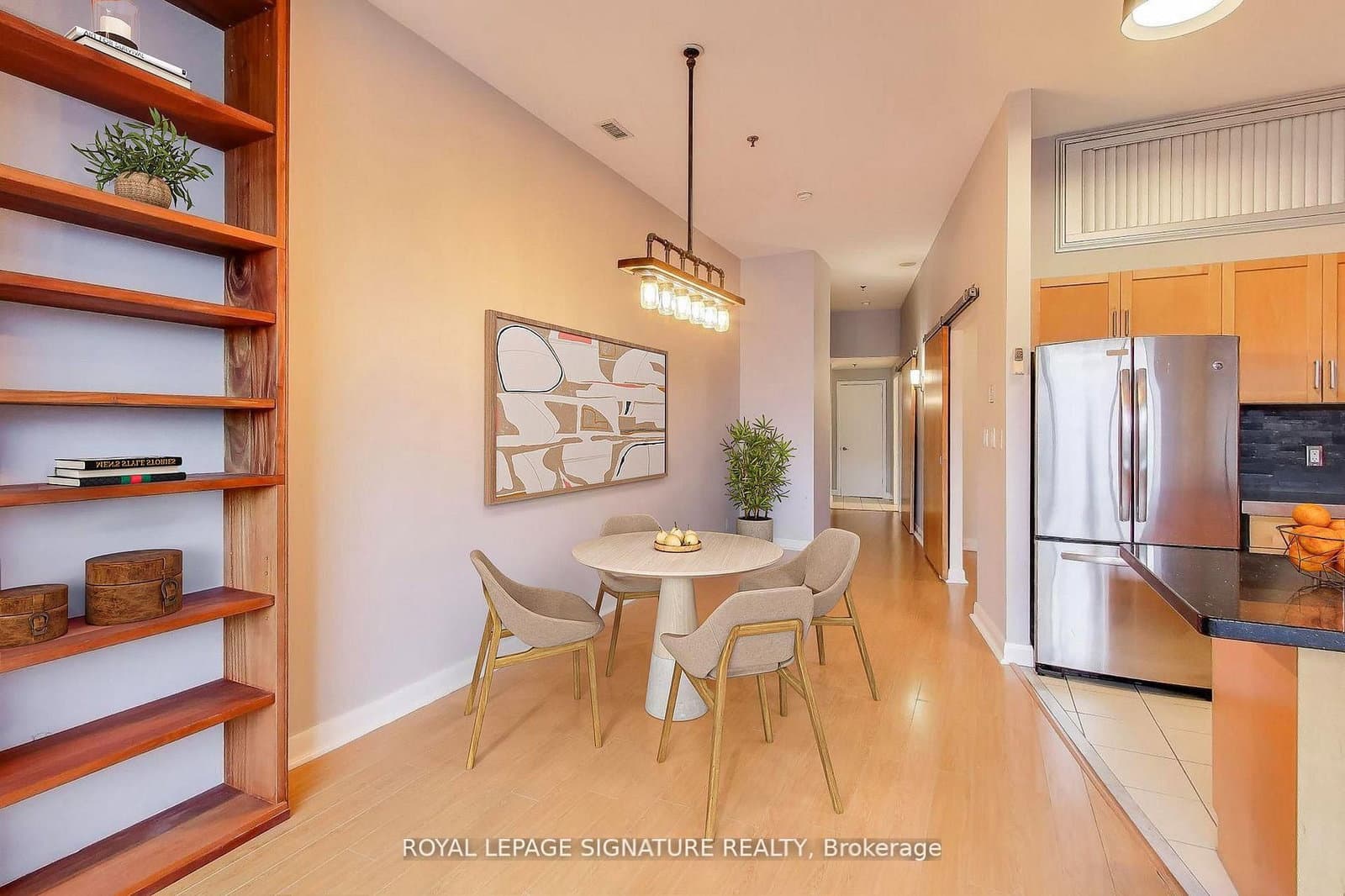 700 King Street W, Unit 801 thumbnail 4