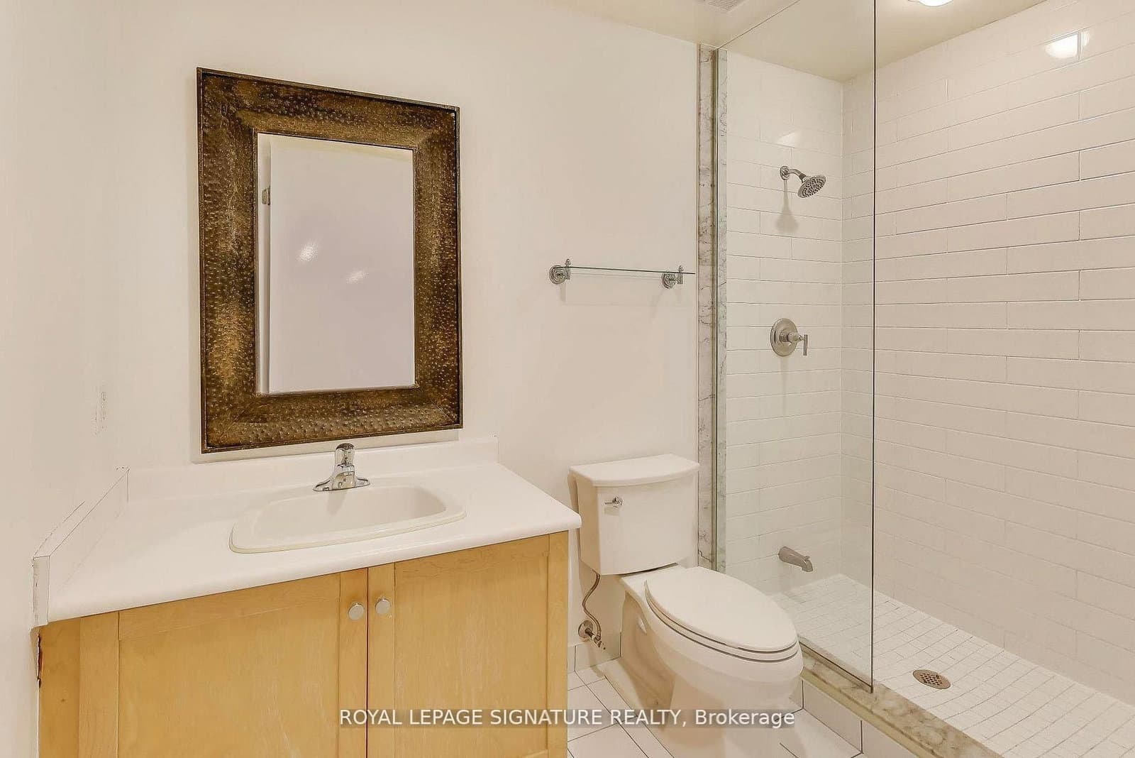 700 King Street W, Unit 801 thumbnail 9
