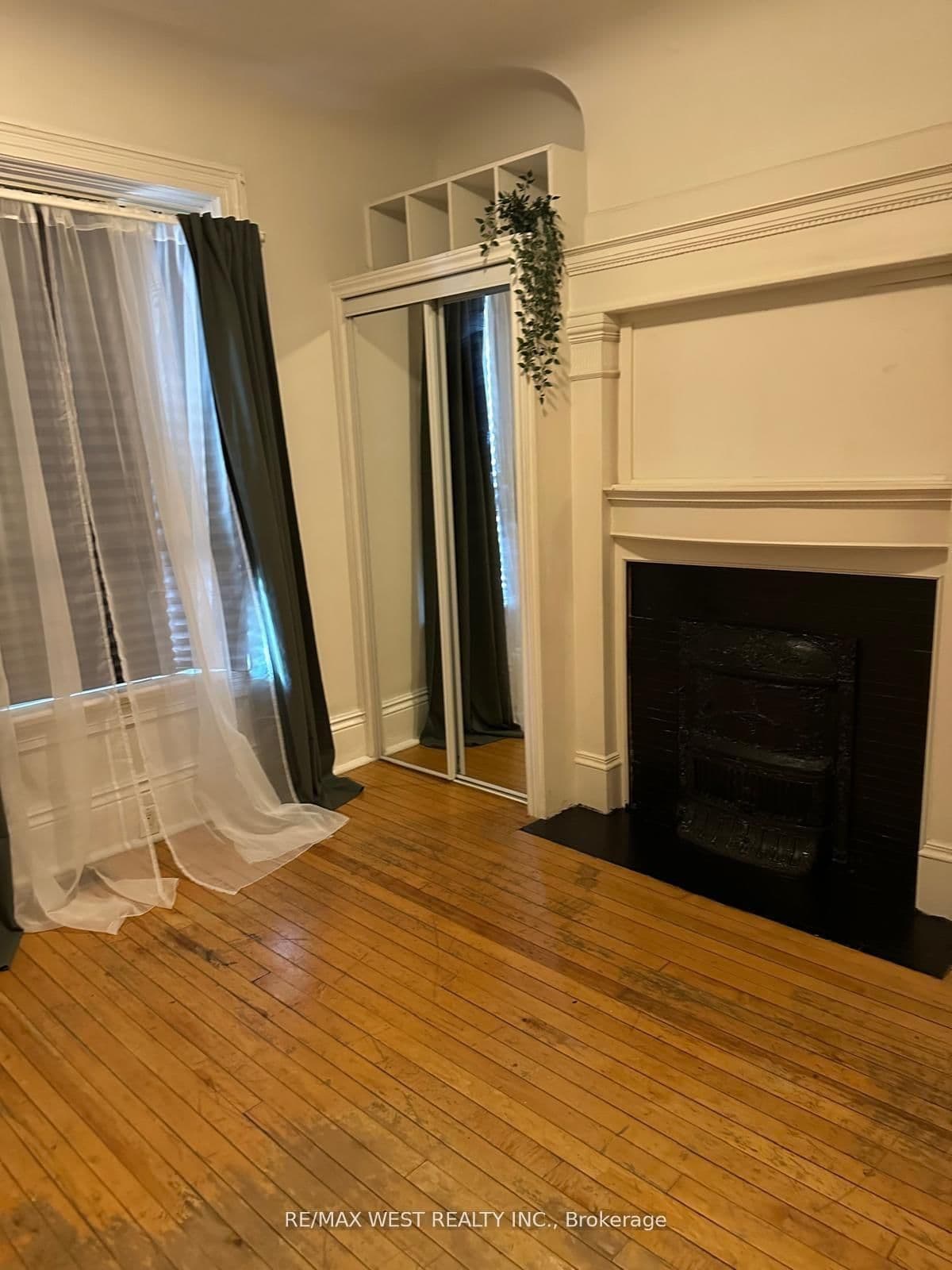 563 Ossington Avenue, Unit Main thumbnail 17