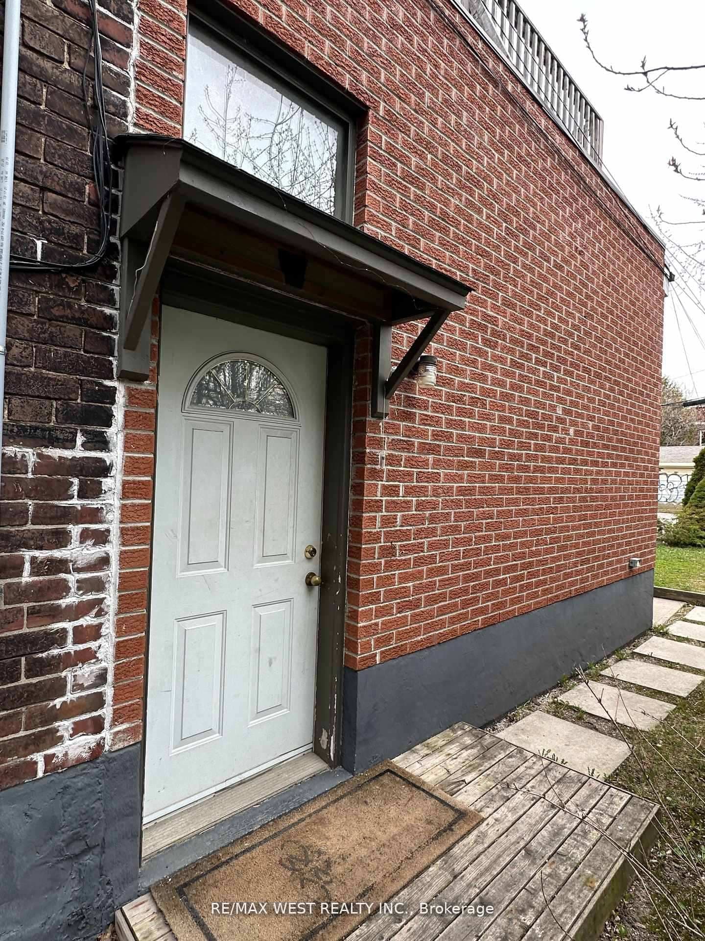563 Ossington Avenue, Unit Main thumbnail 4