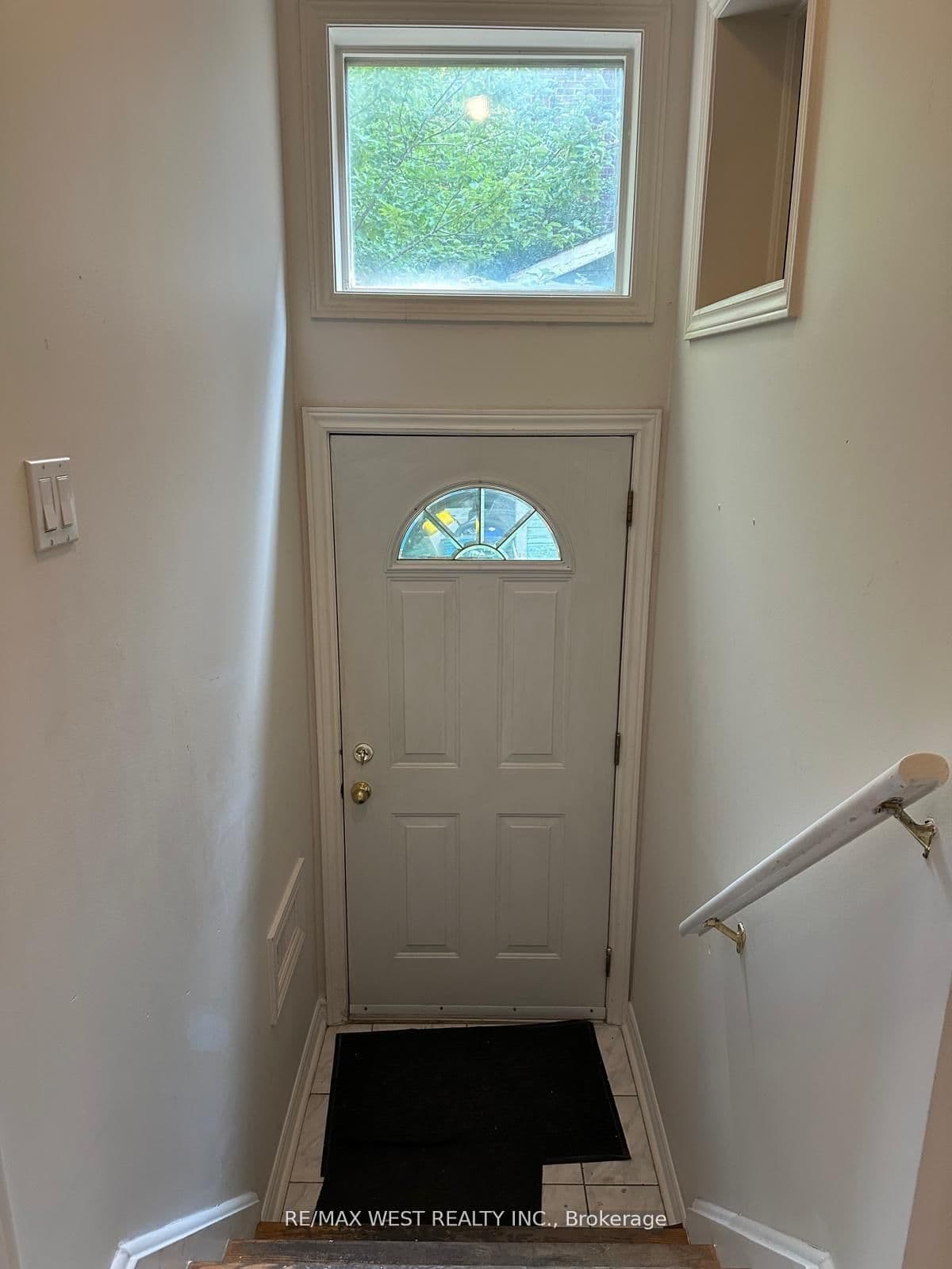 563 Ossington Avenue, Unit Main thumbnail 8