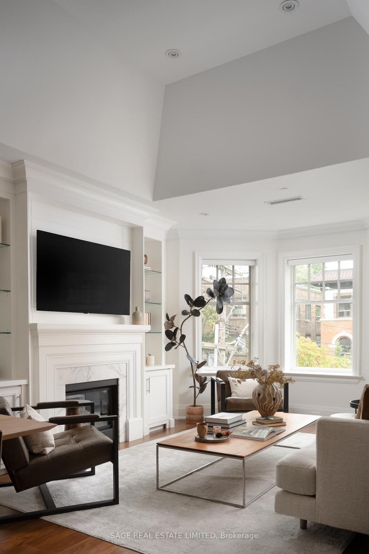 319 Lonsdale Road, Unit 3D thumbnail 5