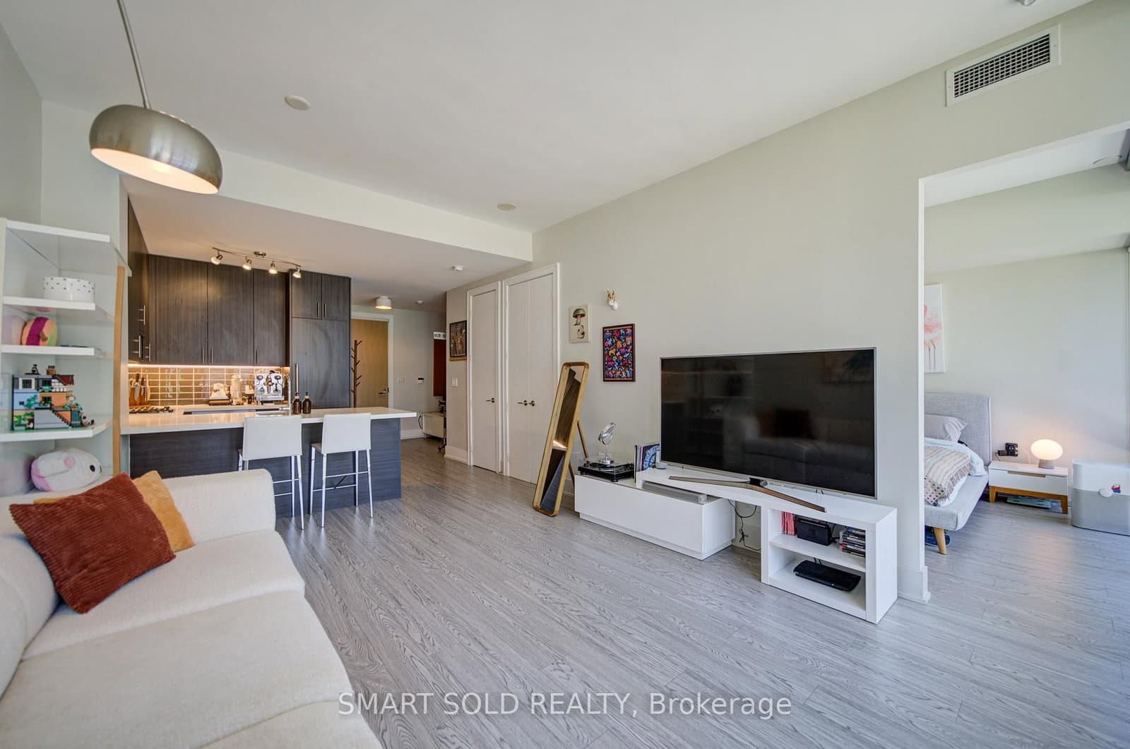 39 Queens Quay E, Unit 436 thumbnail 14
