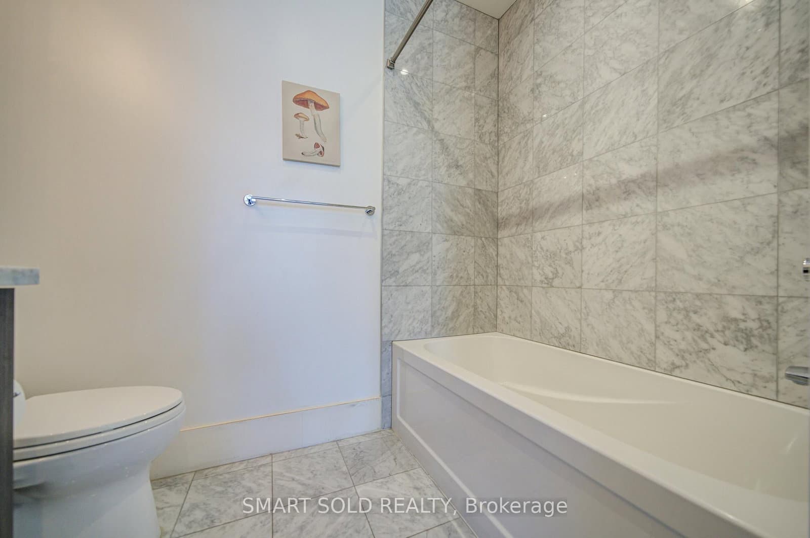 39 Queens Quay E, Unit 436 thumbnail 20