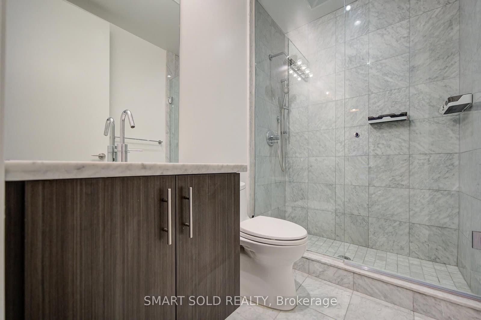 39 Queens Quay E, Unit 436 thumbnail 25