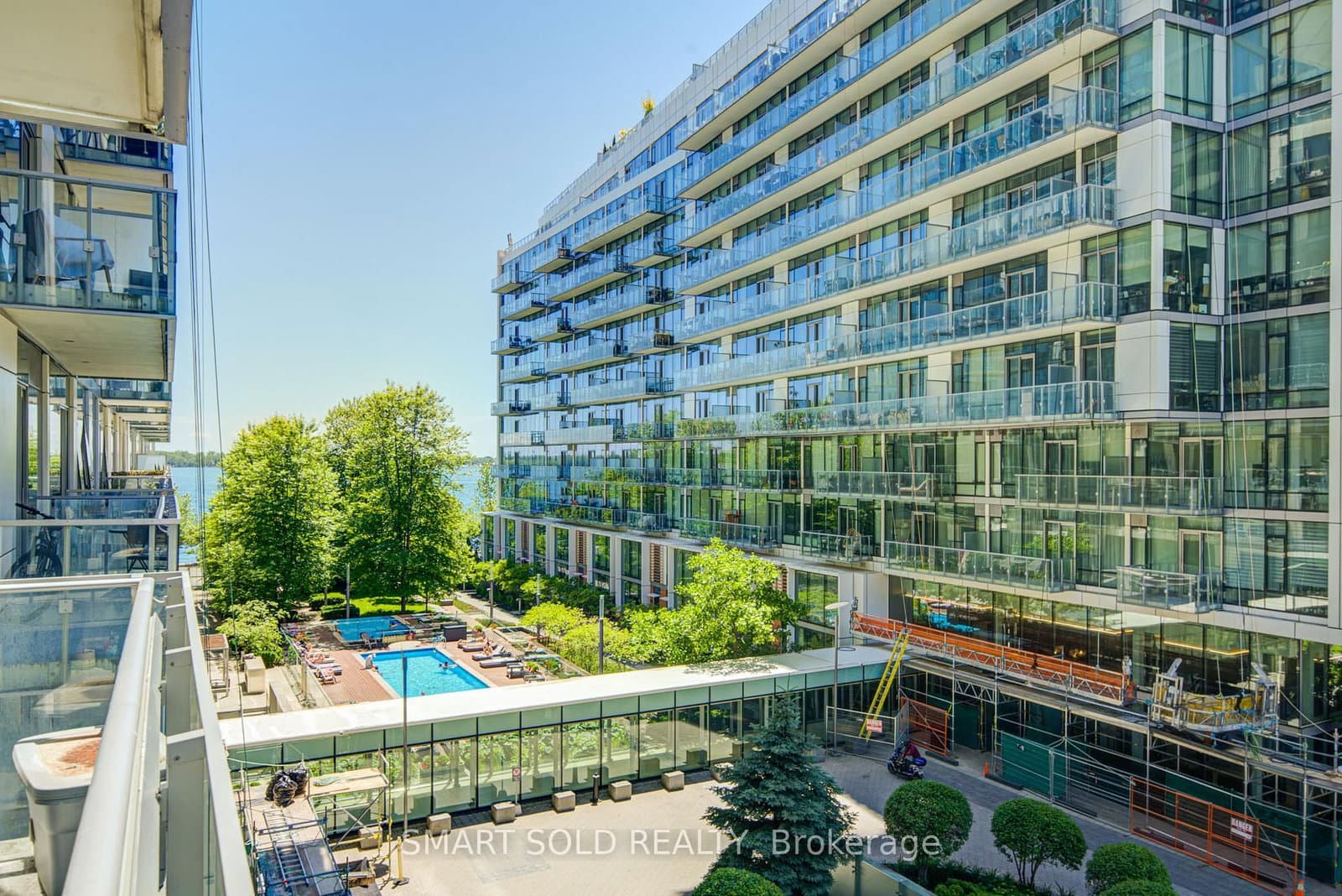 39 Queens Quay E, Unit 436 thumbnail 27