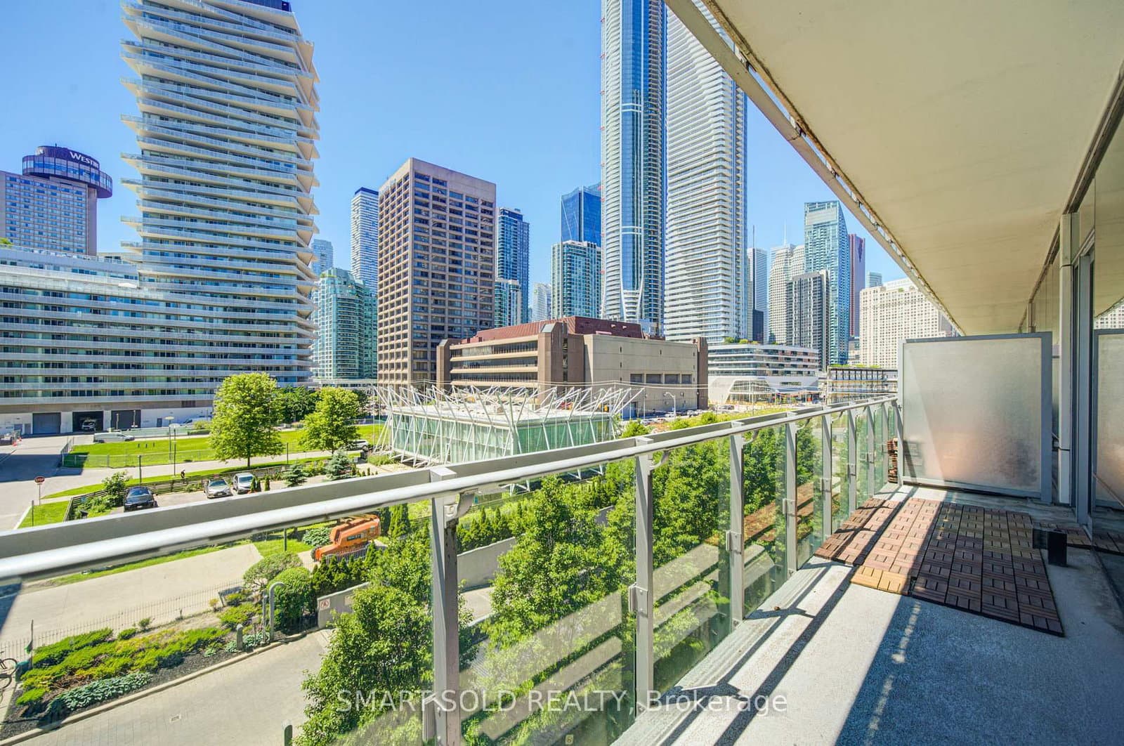 39 Queens Quay E, Unit 436 thumbnail 29