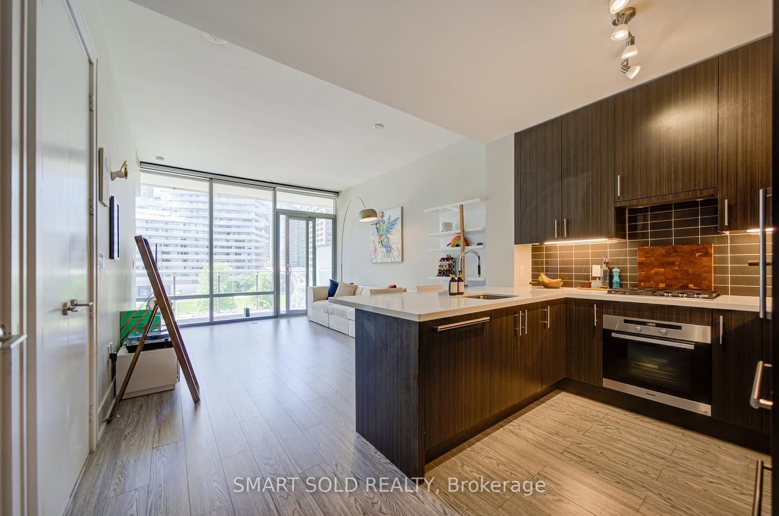 39 Queens Quay E, Unit 436 thumbnail 3