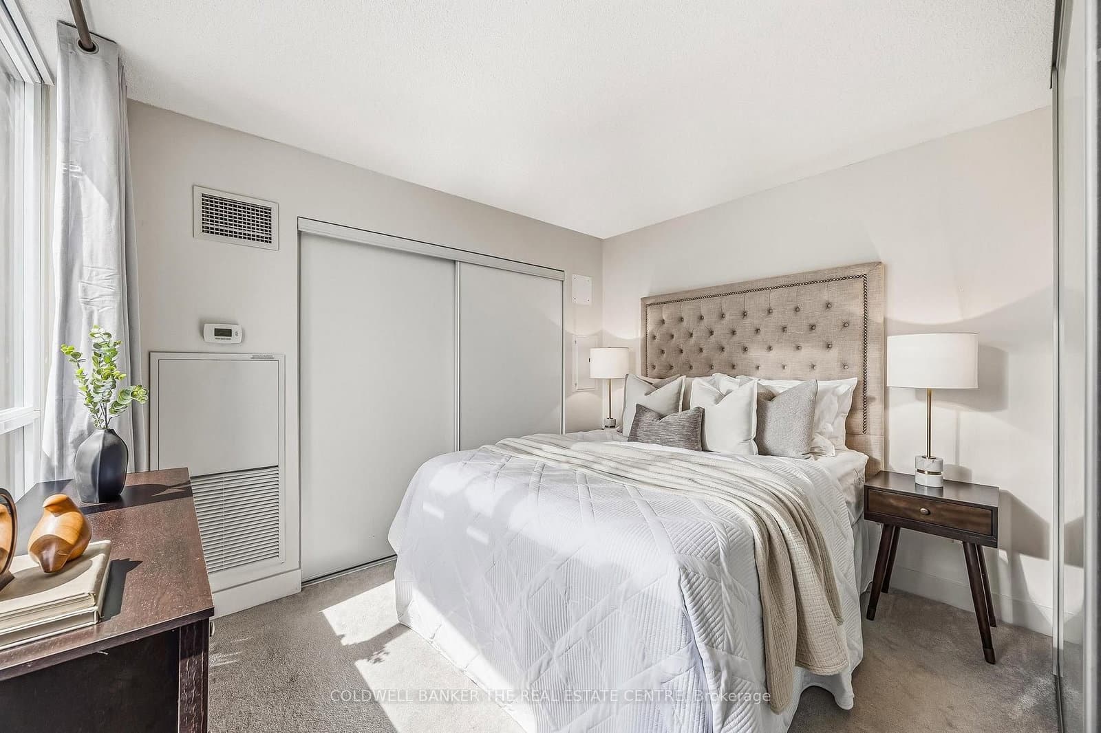 23 Sheppard Avenue E, Unit 912 thumbnail 12