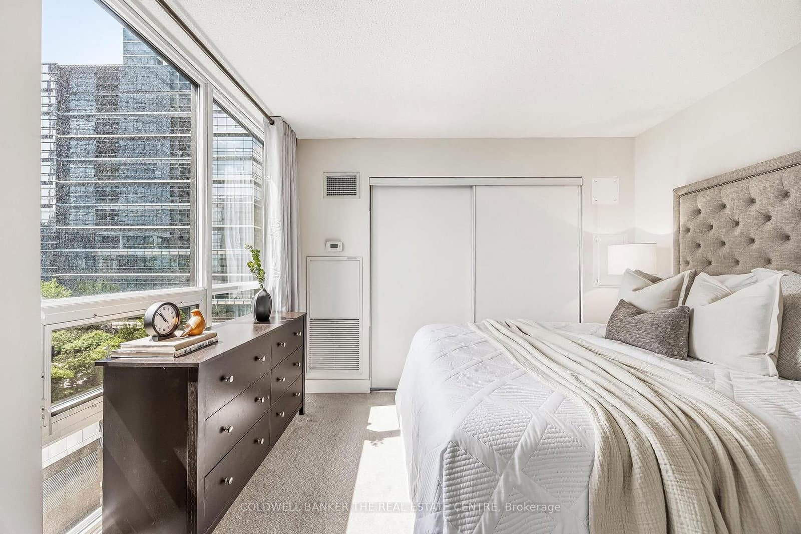 23 Sheppard Avenue E, Unit 912 thumbnail 14