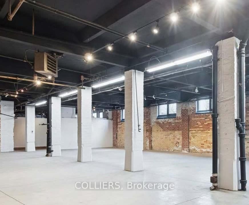 183 Bathurst Street, Unit 100 thumbnail 3