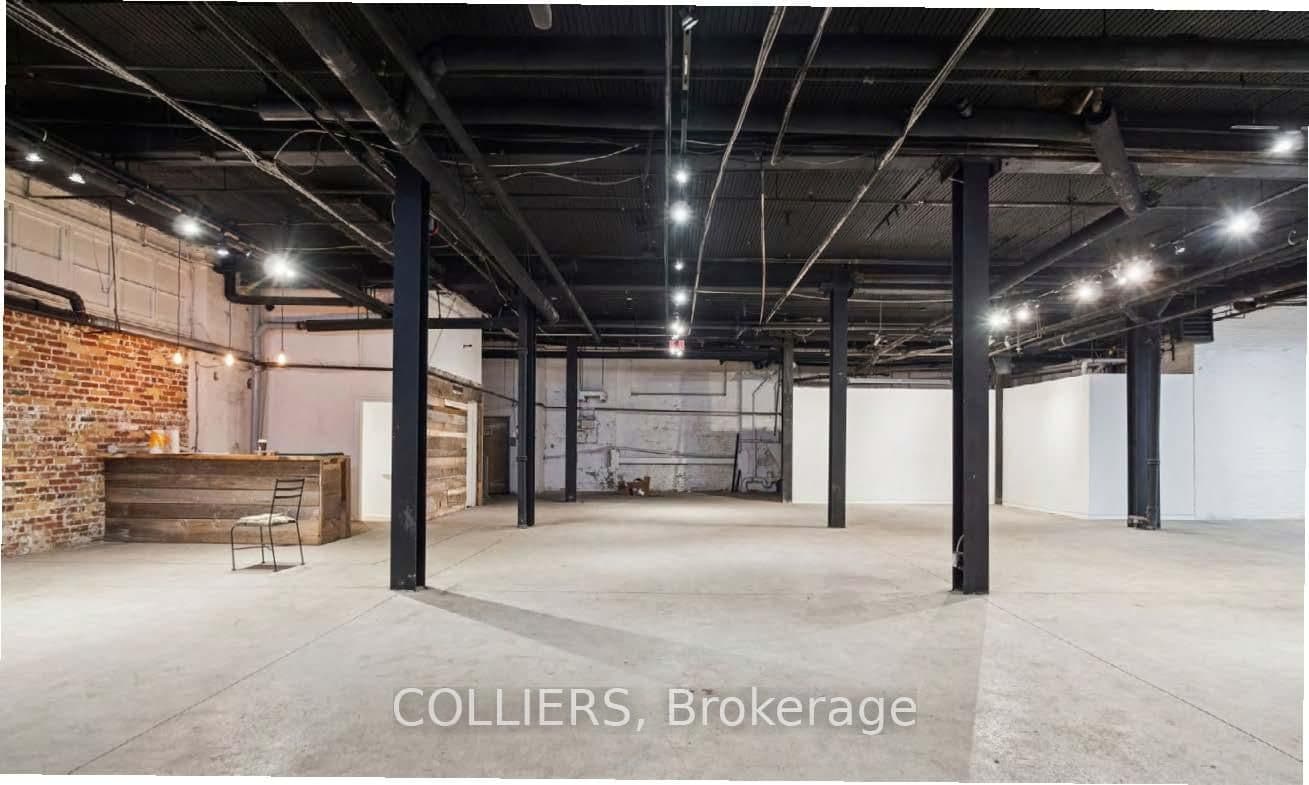 183 Bathurst Street, Unit 100 thumbnail 4