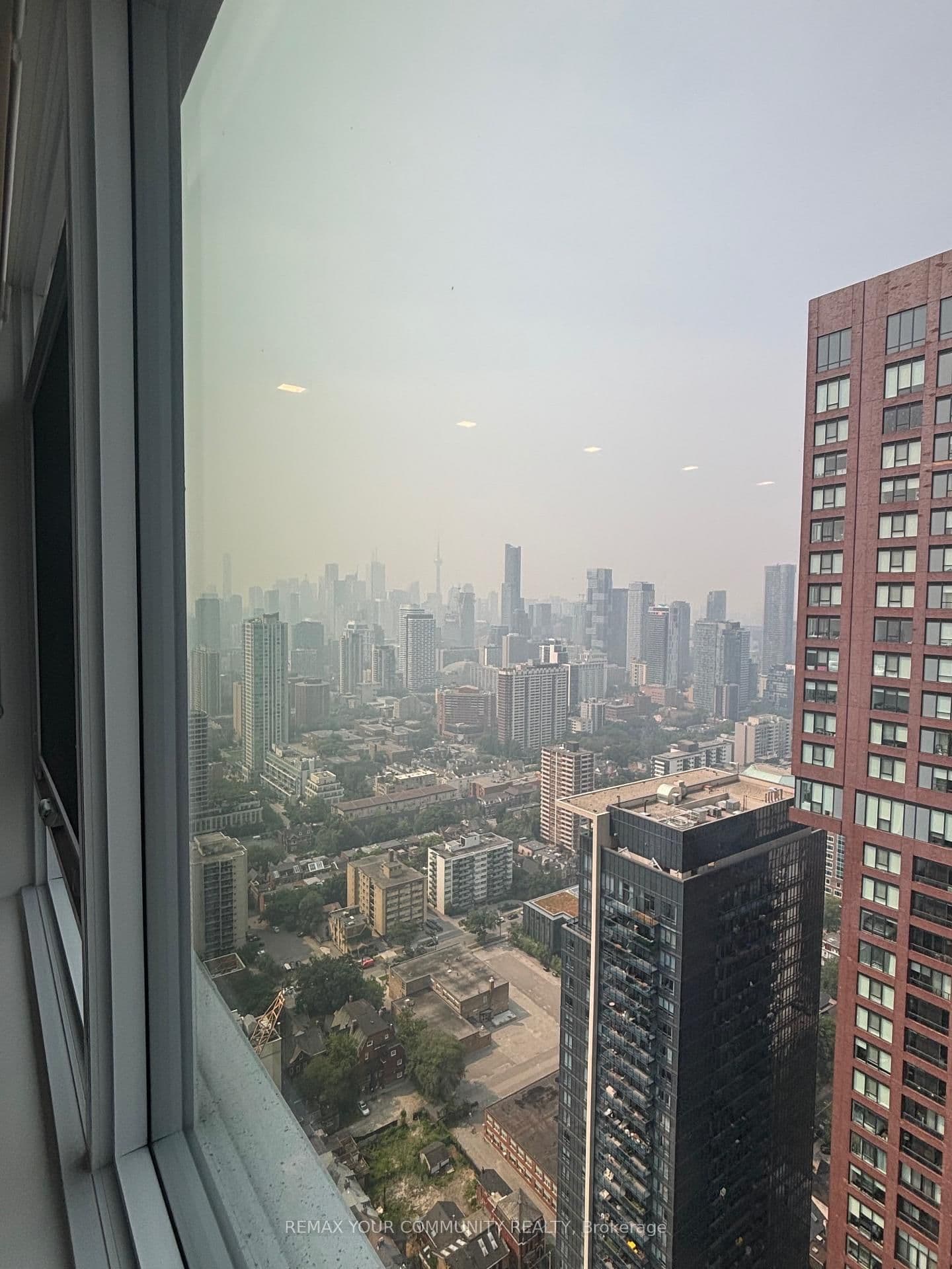 609 Sherbourne Street, Unit 4804 thumbnail 3