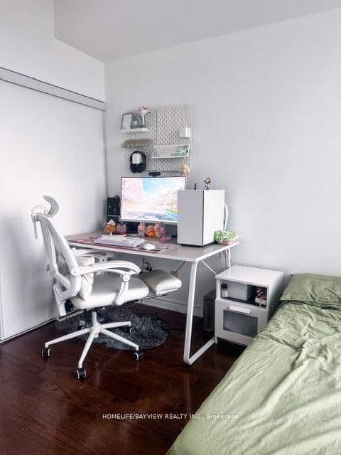 18 Holmes Avenue, Unit 501 thumbnail 4
