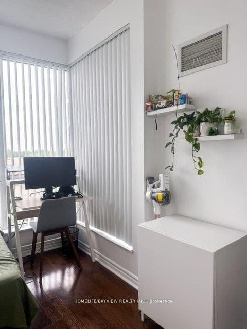 18 Holmes Avenue, Unit 501 thumbnail 5