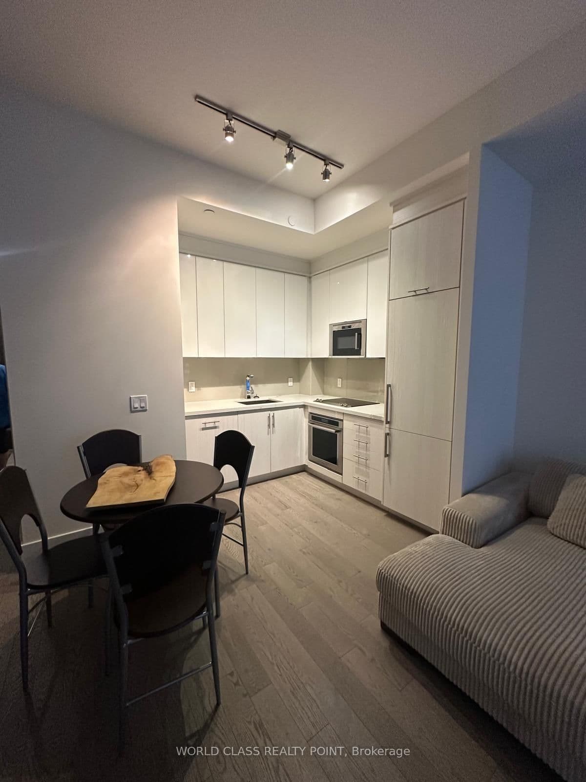 330 Richmond Street W, Unit 2809 thumbnail 2