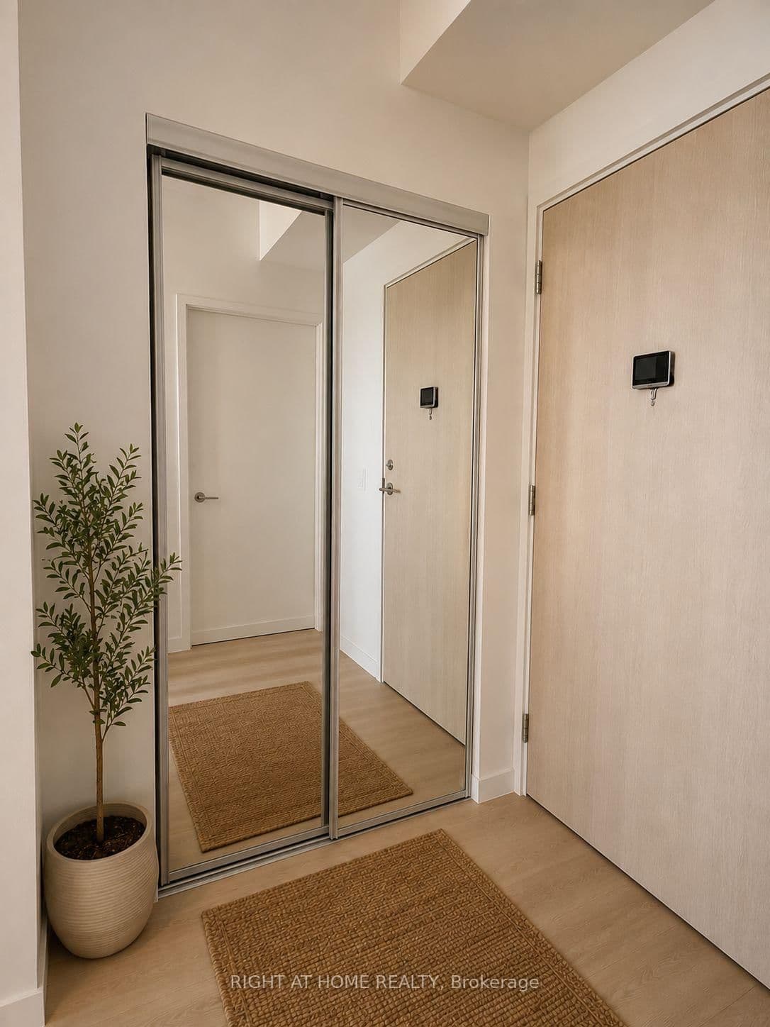 181 Sheppard Avenue E, Unit 604 thumbnail 4