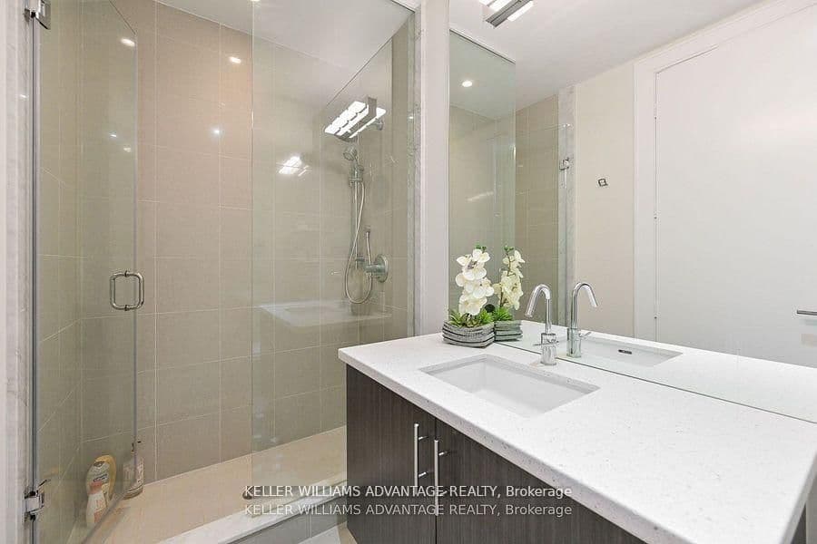 29 Queens Quay E, Unit 616 thumbnail 11