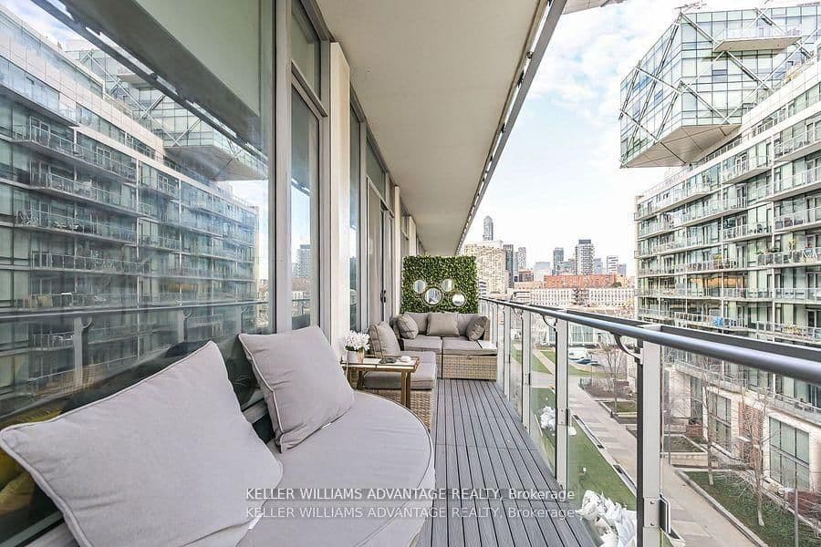 29 Queens Quay E, Unit 616 thumbnail 6