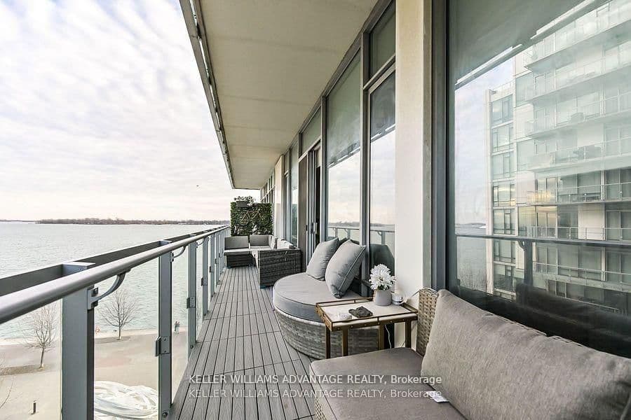 29 Queens Quay E, Unit 616 thumbnail 8