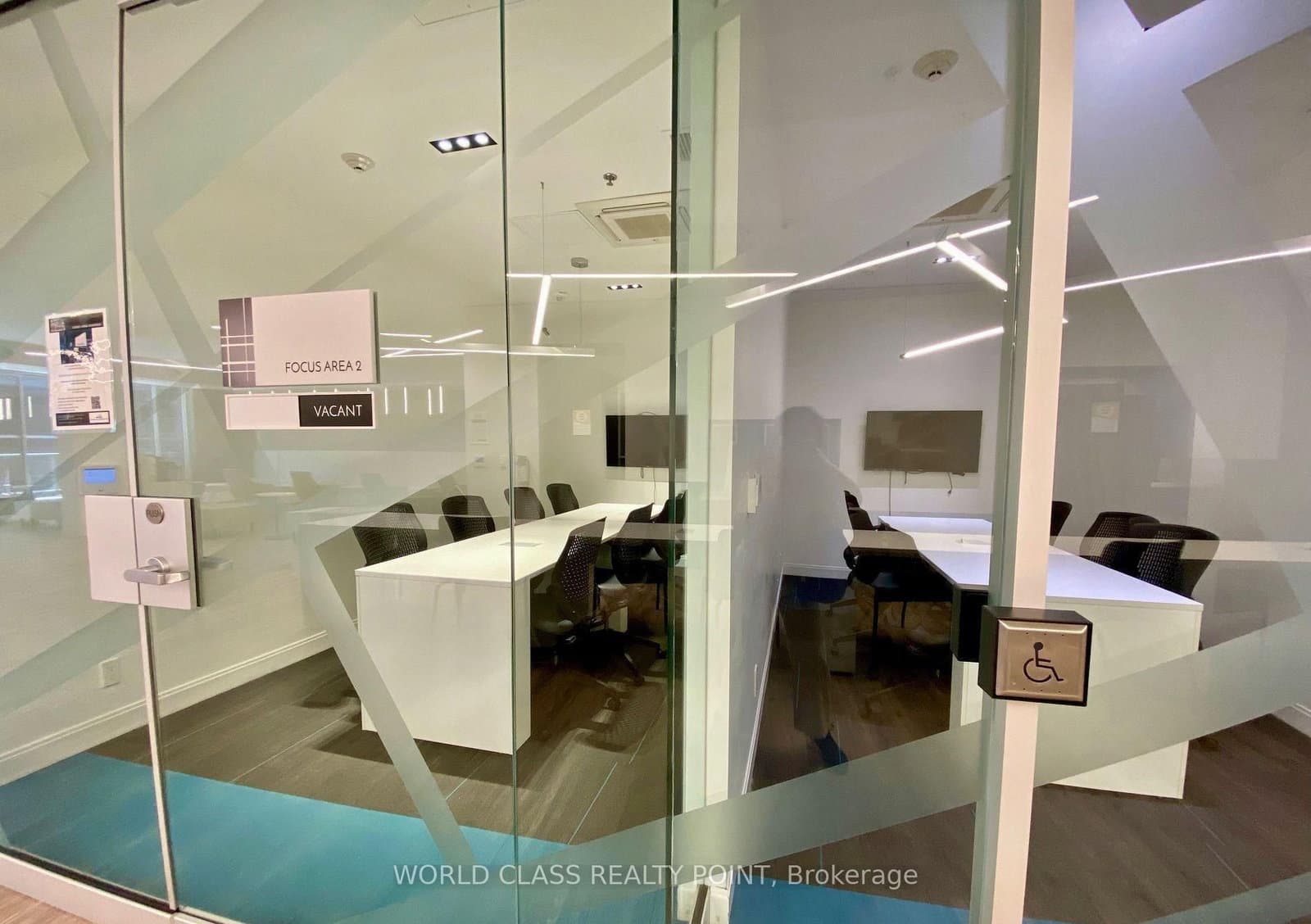 181 Dundas Street E, Unit 4702 thumbnail 19
