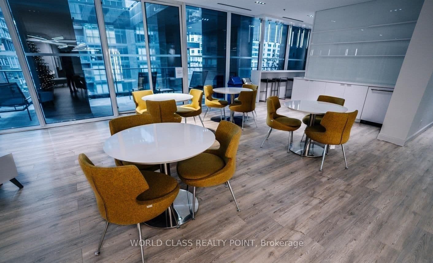 181 Dundas Street E, Unit 4702 thumbnail 25