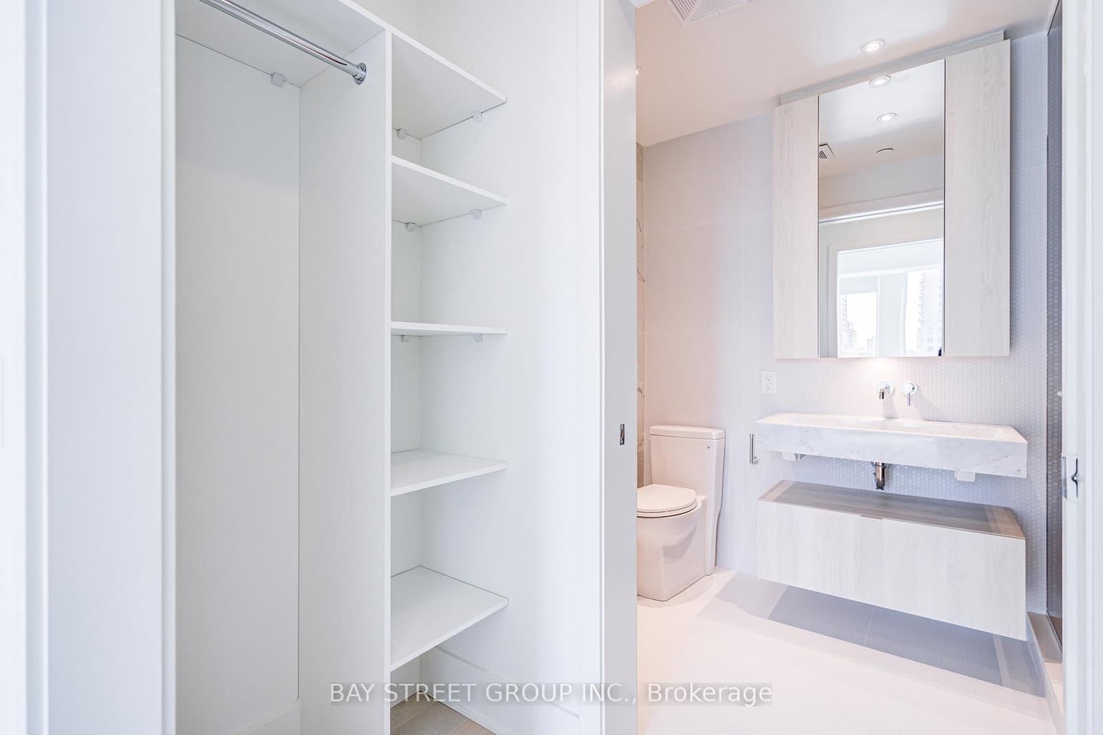 11 Yorkville Avenue, Unit 2312 thumbnail 38