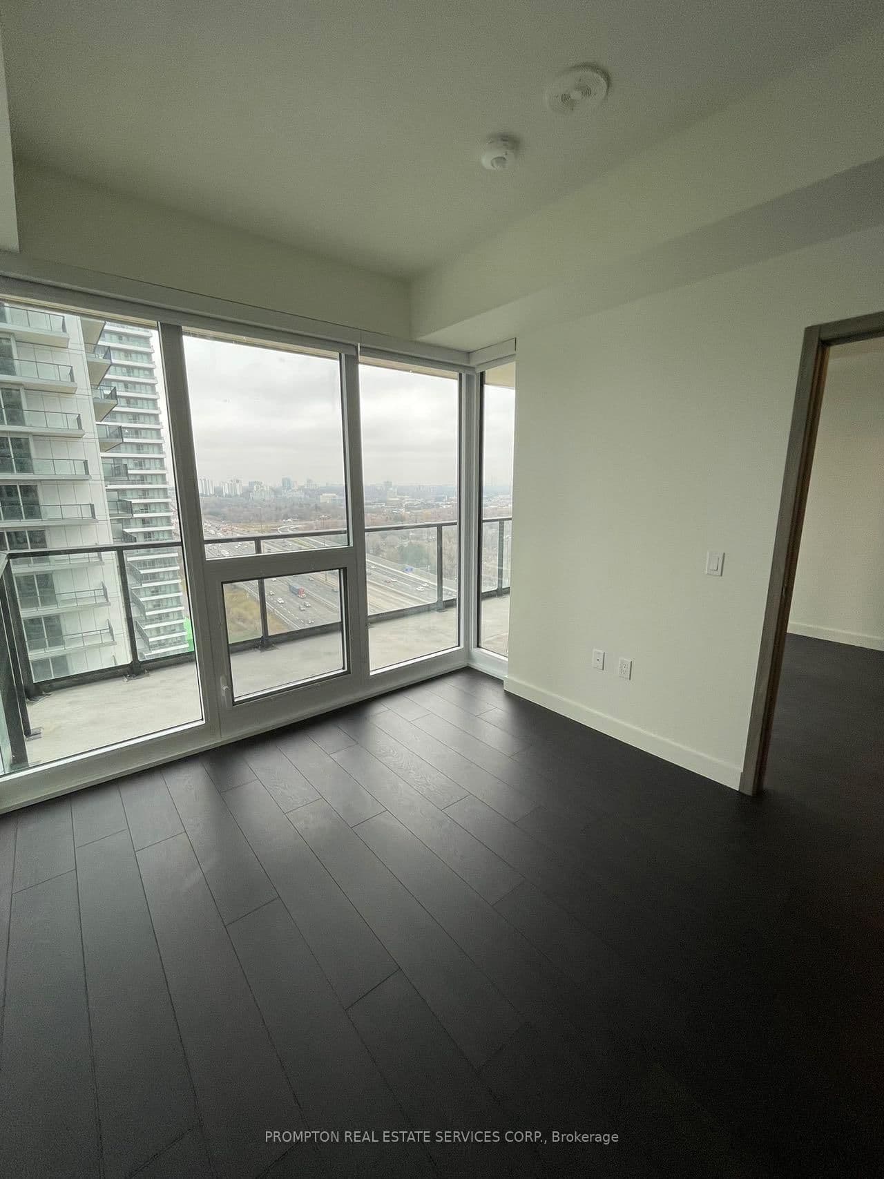 85 McMahon Drive, Unit 2015 thumbnail 21
