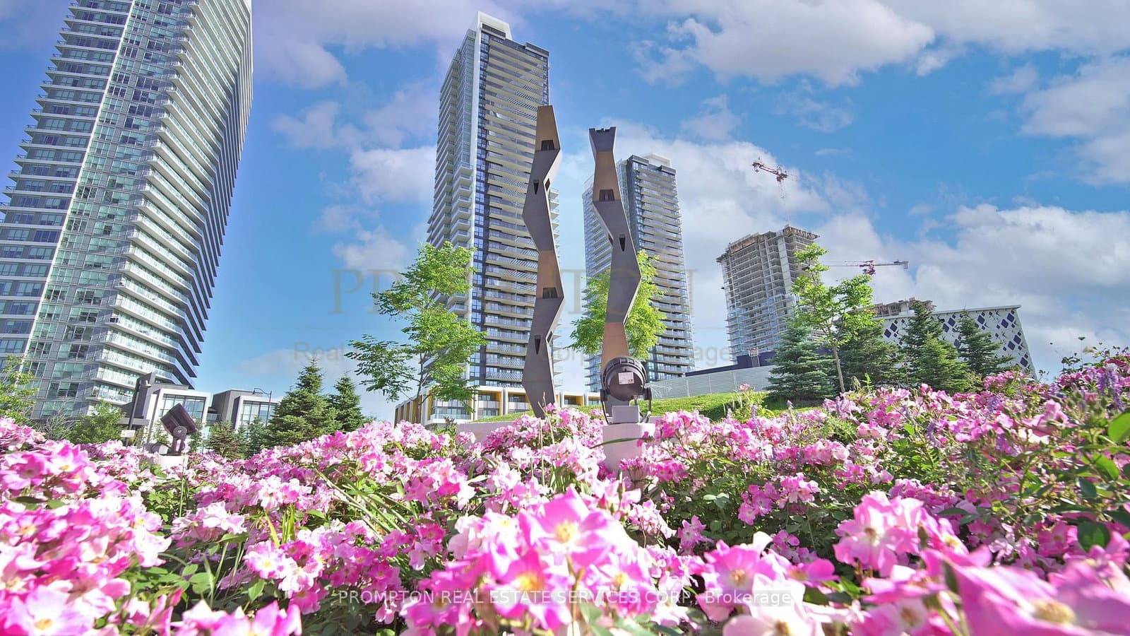 85 McMahon Drive, Unit 2015 thumbnail 3