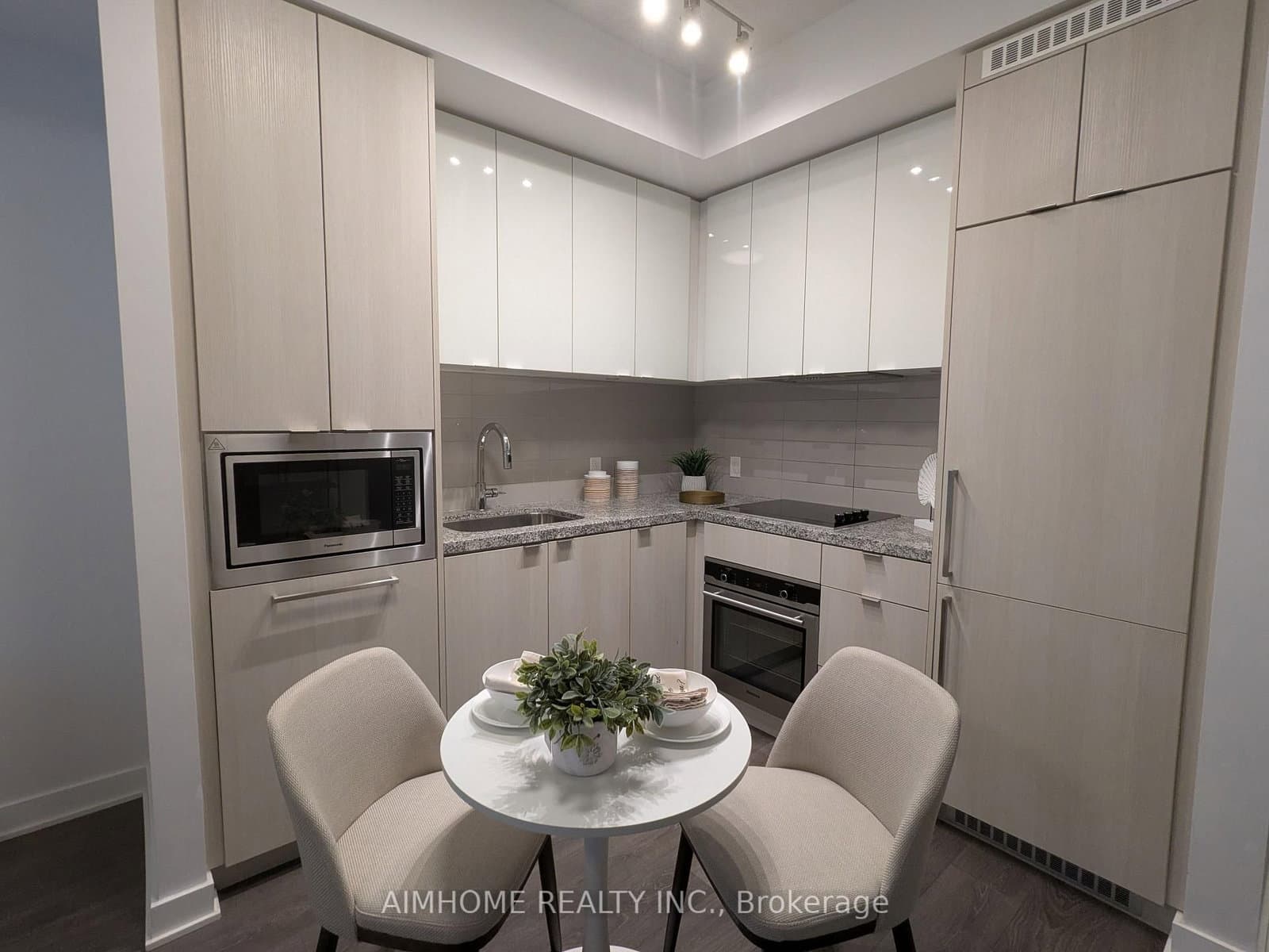 125 Blue Jays Way, Unit 2710 thumbnail 6