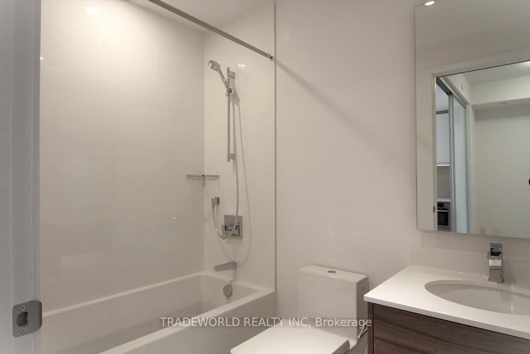 488 University Avenue, Unit 2101 thumbnail 14
