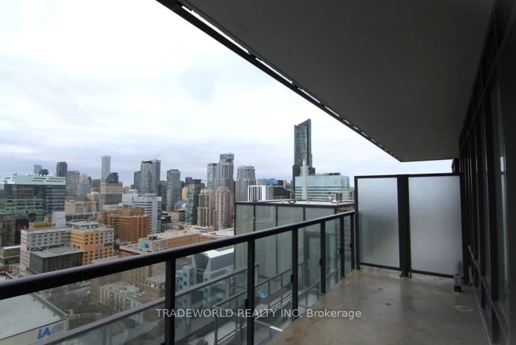 488 University Avenue, Unit 2101 thumbnail 17