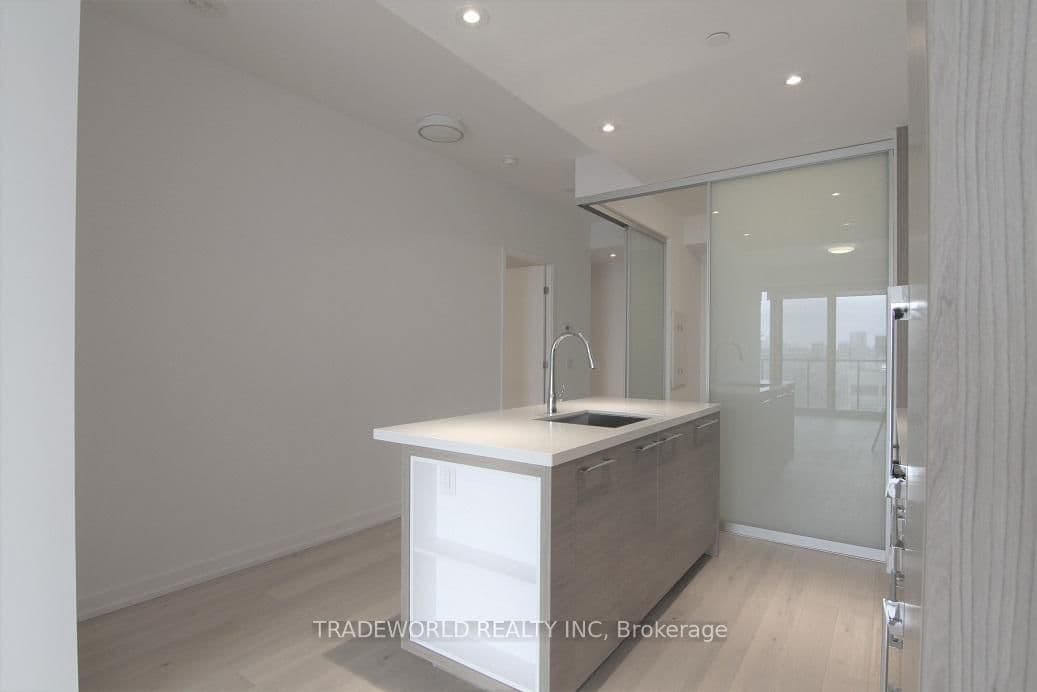 488 University Avenue, Unit 2101 thumbnail 7