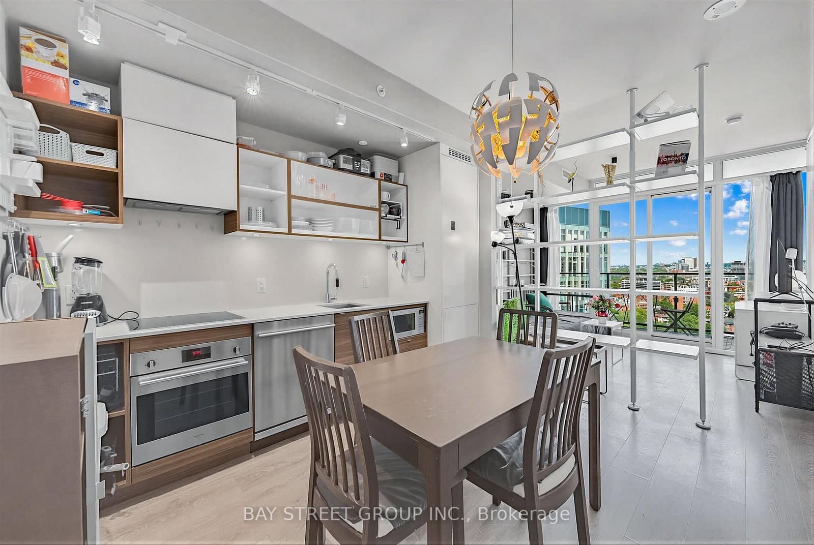 125 Peter Street, Unit 1803 thumbnail 2