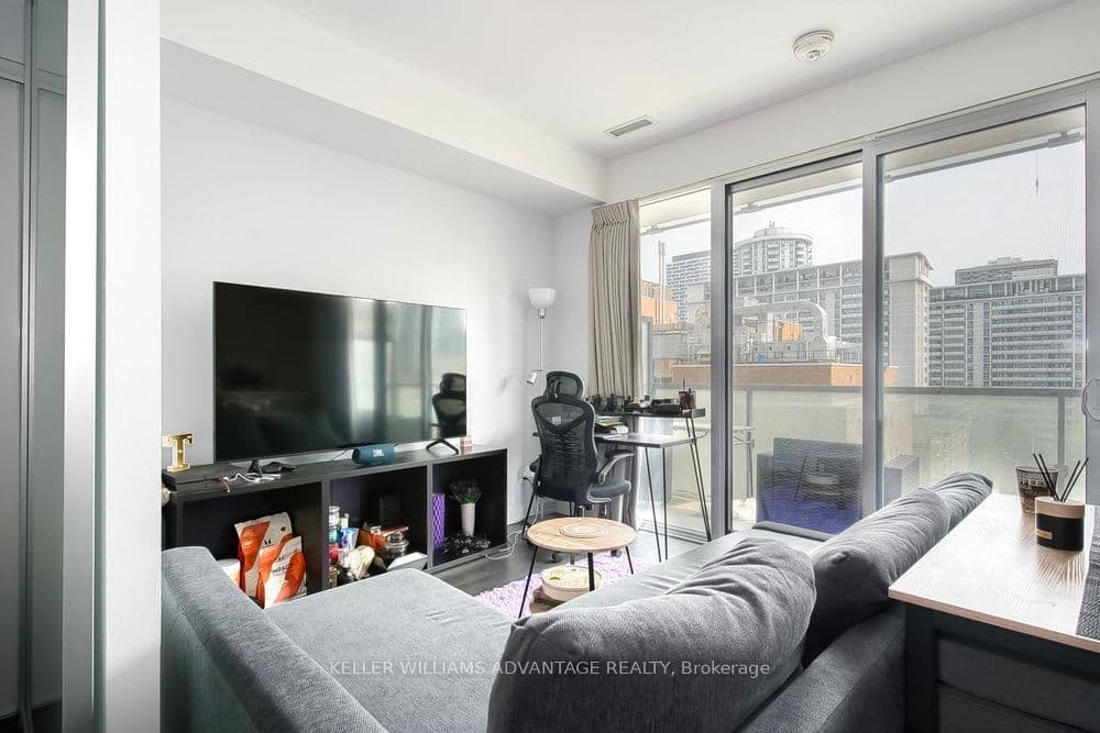 28 Wellesley Street E, Unit 603 thumbnail 9