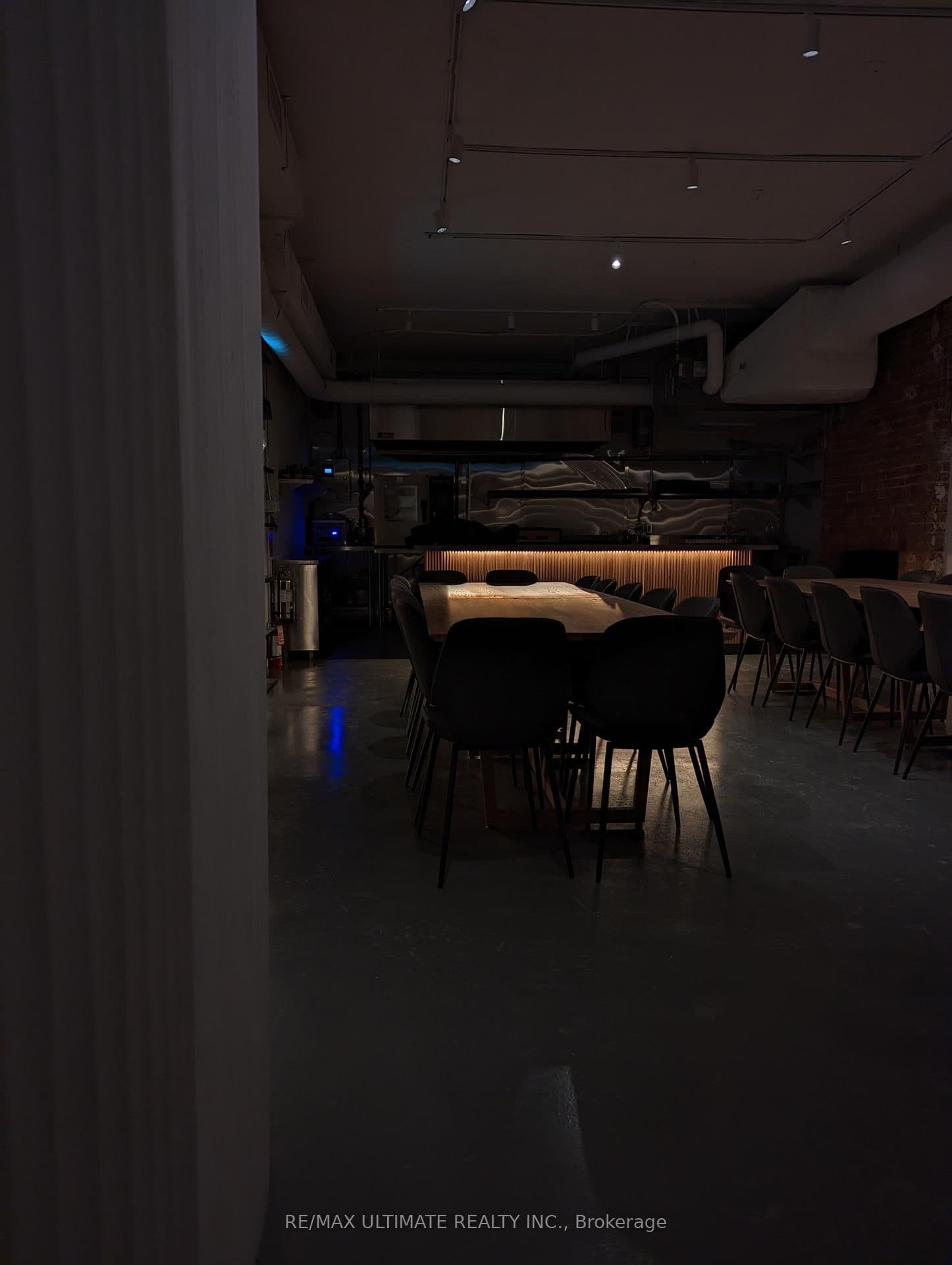 300 King Street E thumbnail 22