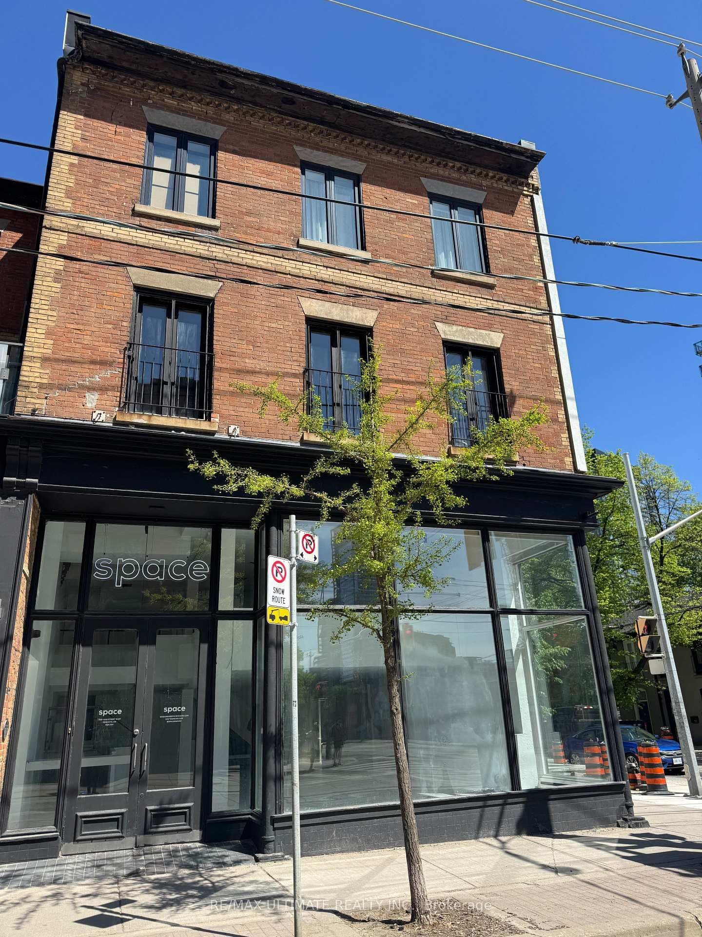300 King Street E thumbnail 37