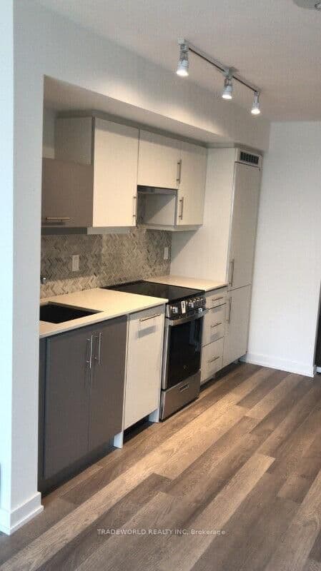181 Huron Street, Unit 707 thumbnail 5