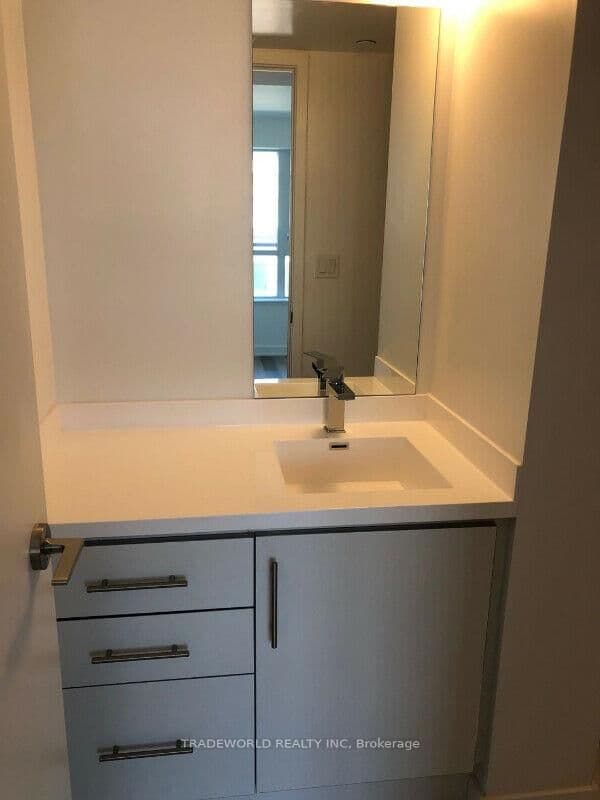 181 Huron Street, Unit 707 thumbnail 8