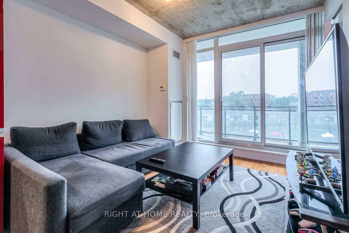 20 Minowan Miikan Lane, Unit 419 thumbnail 3