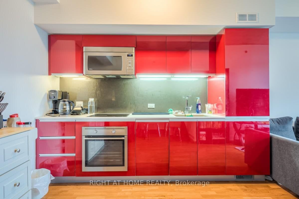 20 Minowan Miikan Lane, Unit 419 thumbnail 8